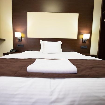 Boutique Hotel Golden Star Тузла Екстериор снимка