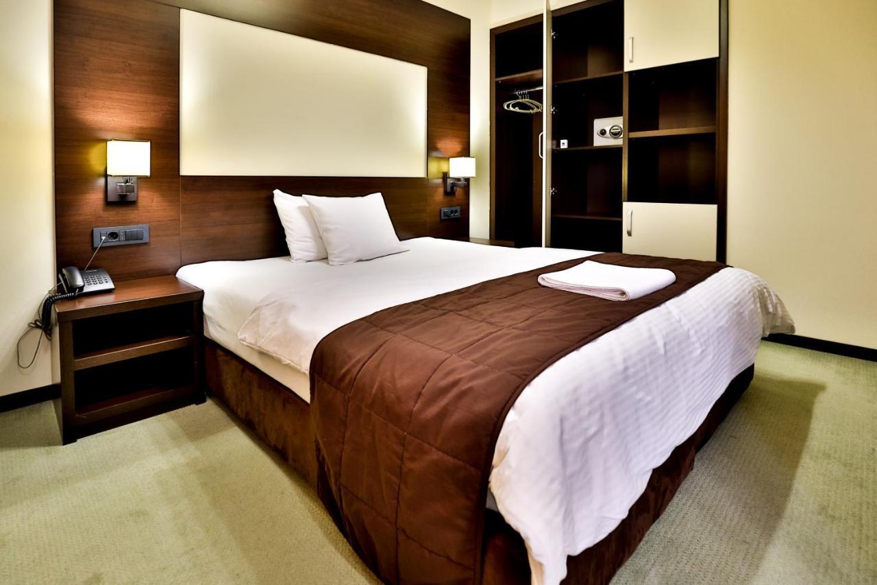 Boutique Hotel Golden Star Тузла Екстериор снимка