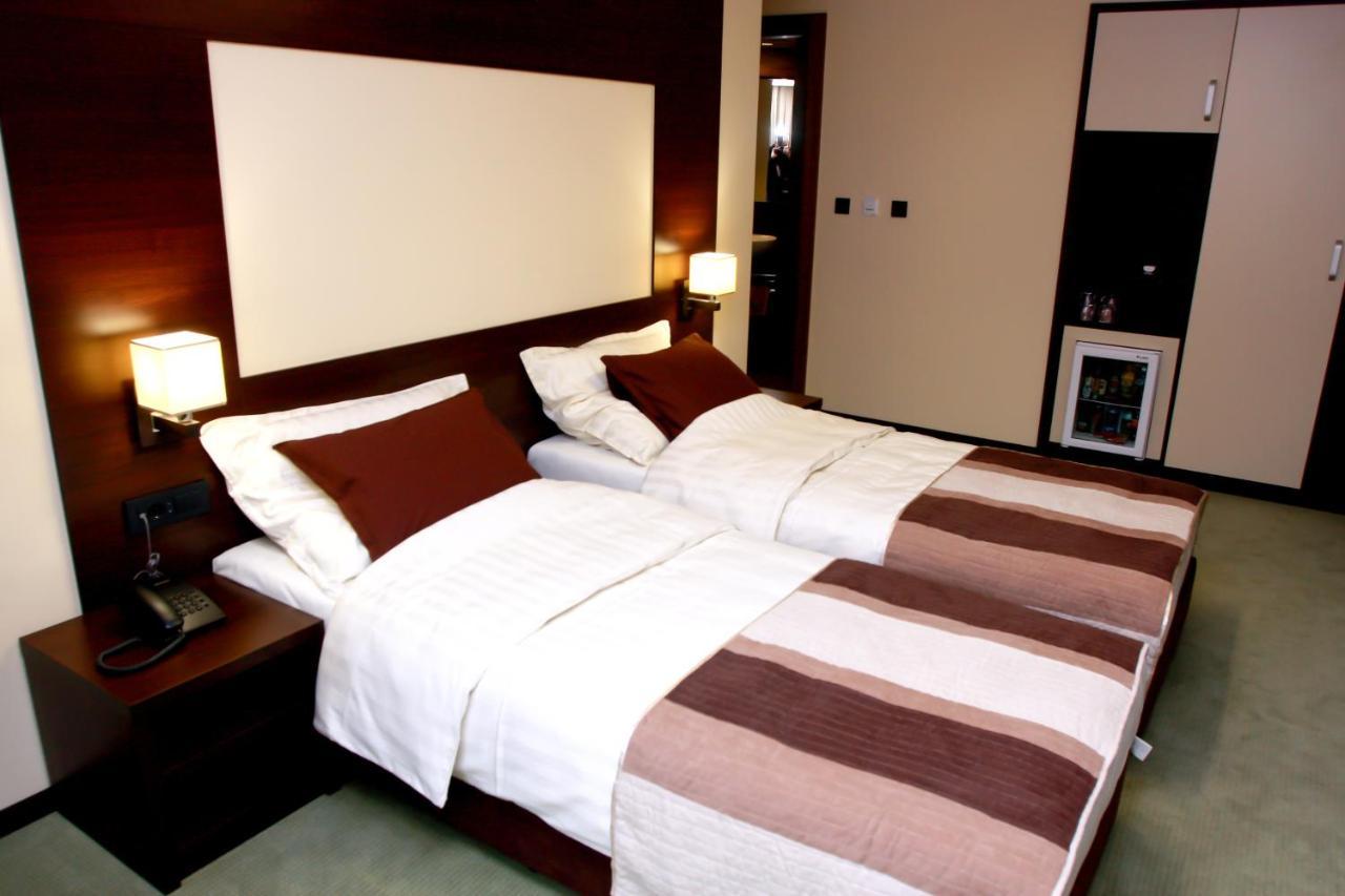 Boutique Hotel Golden Star Тузла Стая снимка