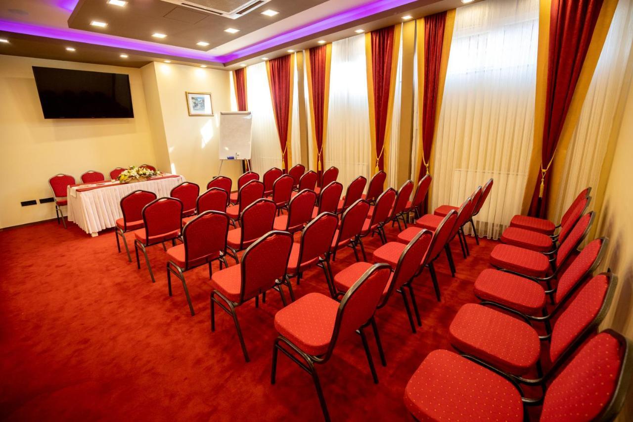 Boutique Hotel Golden Star Тузла Екстериор снимка