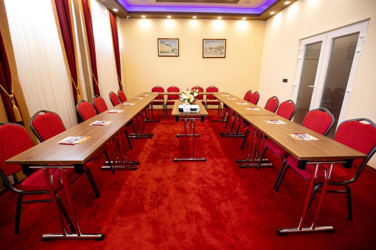 Boutique Hotel Golden Star Тузла Екстериор снимка