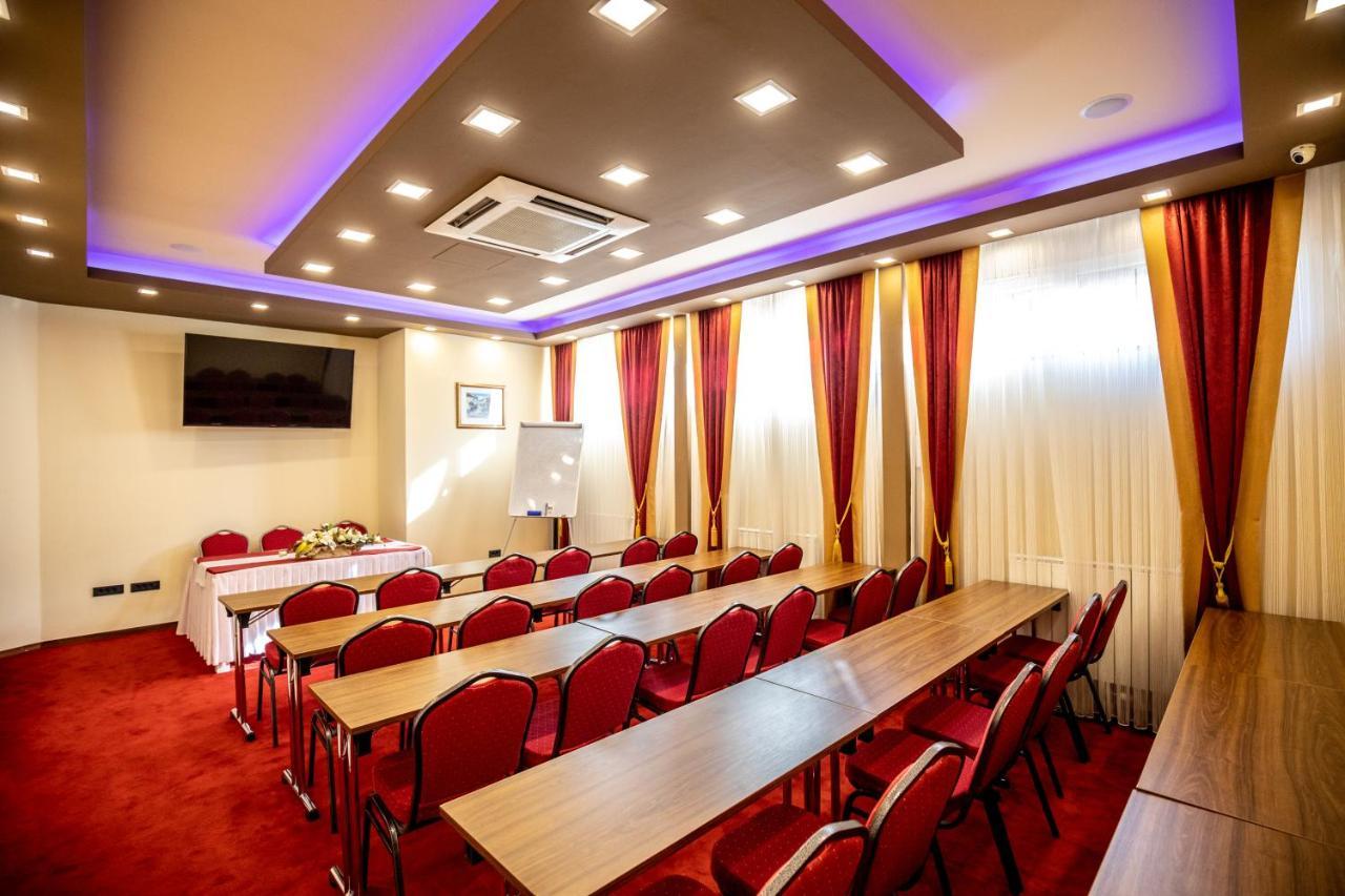 Boutique Hotel Golden Star Тузла Екстериор снимка