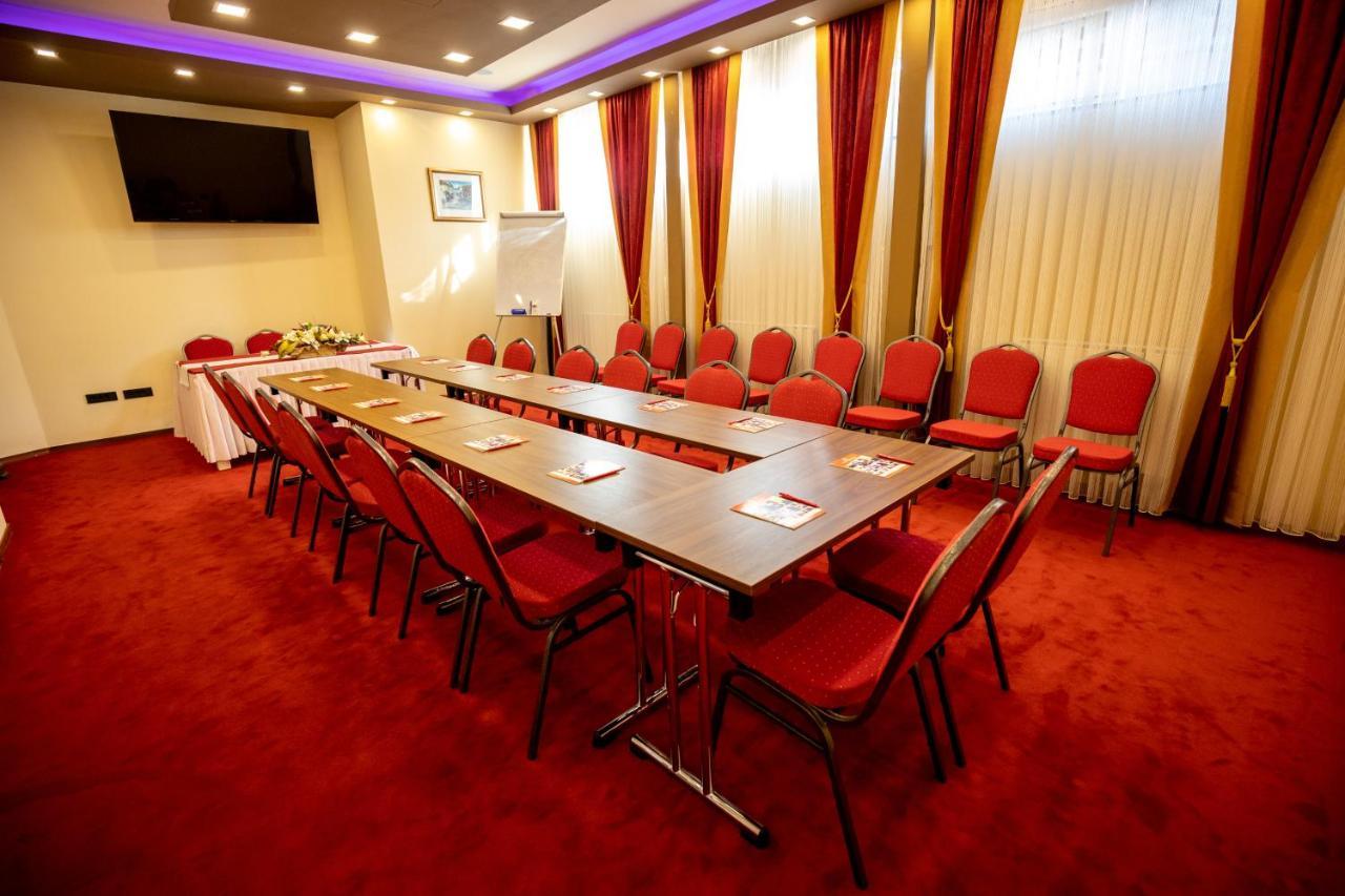 Boutique Hotel Golden Star Тузла Екстериор снимка