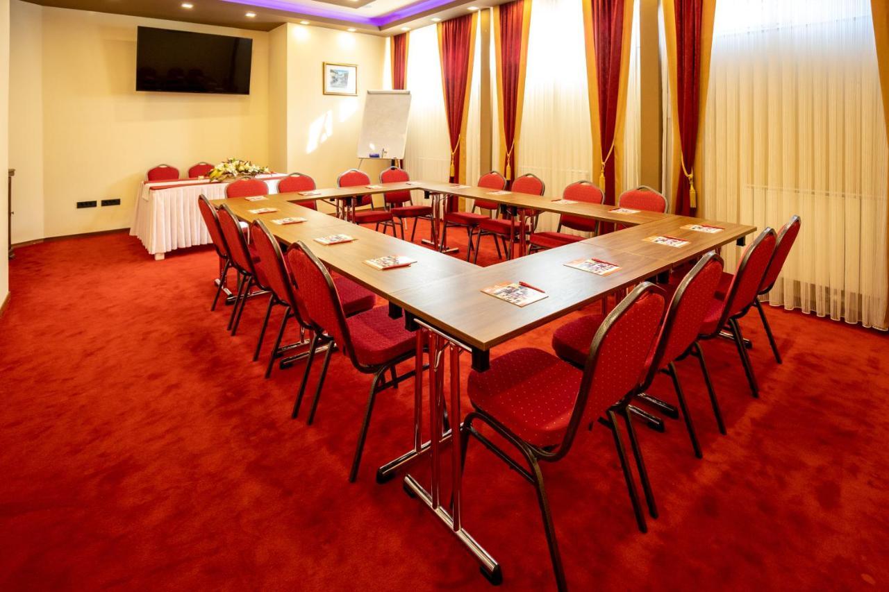 Boutique Hotel Golden Star Тузла Екстериор снимка