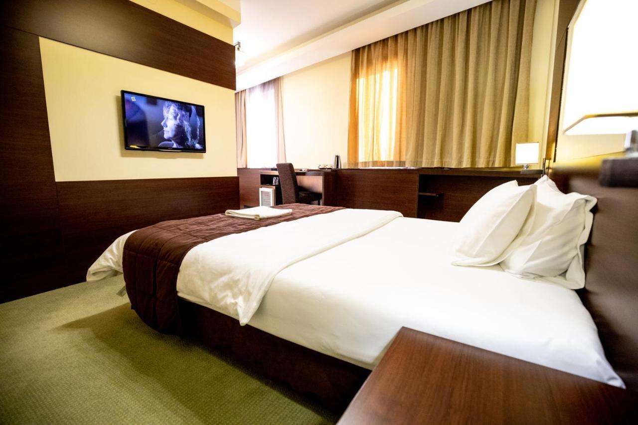 Boutique Hotel Golden Star Тузла Екстериор снимка