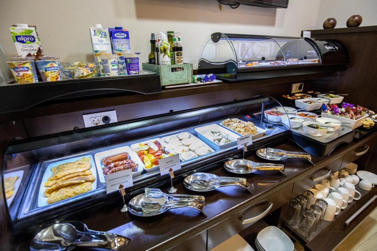 Boutique Hotel Golden Star Тузла Екстериор снимка