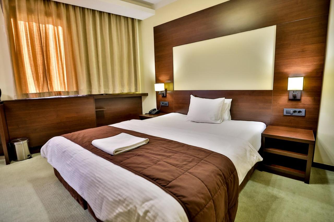 Boutique Hotel Golden Star Тузла Екстериор снимка
