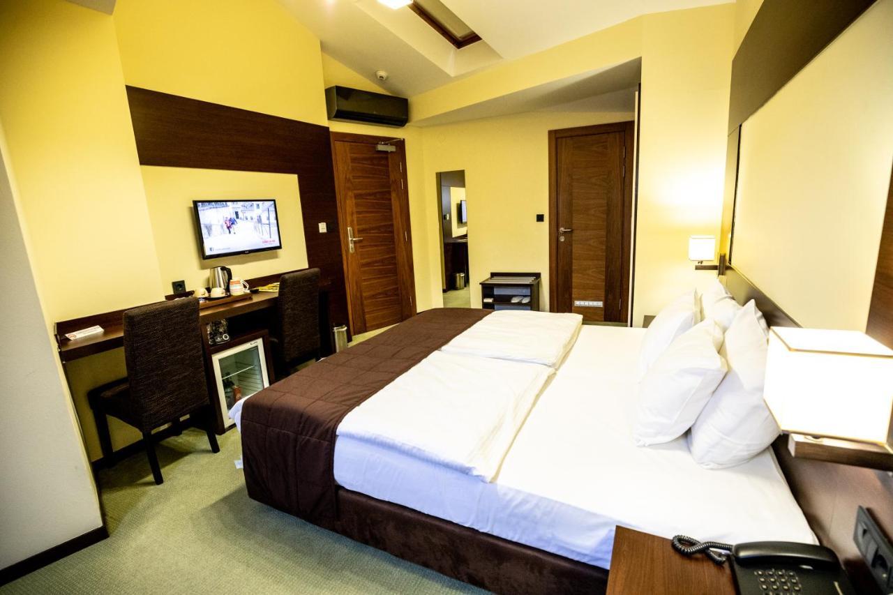 Boutique Hotel Golden Star Тузла Екстериор снимка