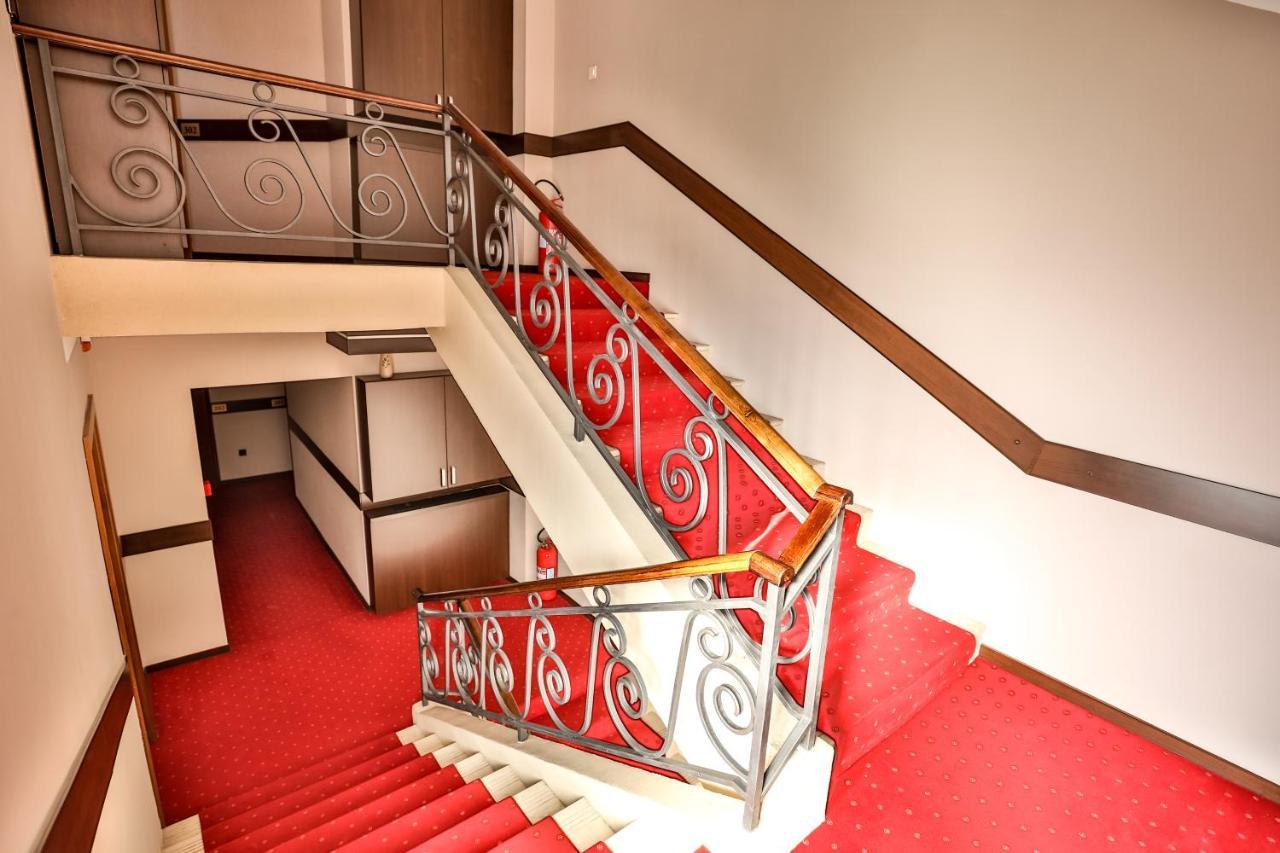 Boutique Hotel Golden Star Тузла Екстериор снимка