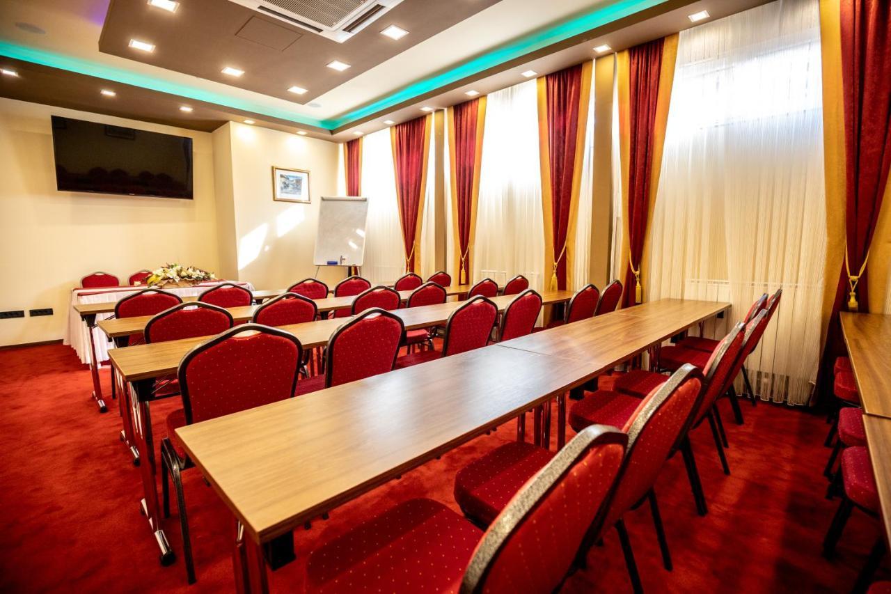 Boutique Hotel Golden Star Тузла Екстериор снимка