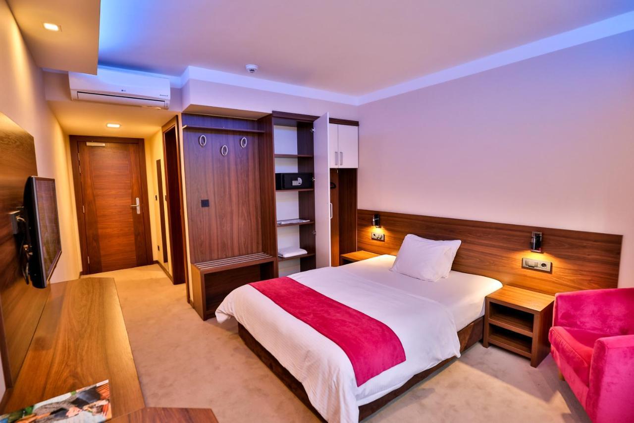 Boutique Hotel Golden Star Тузла Екстериор снимка
