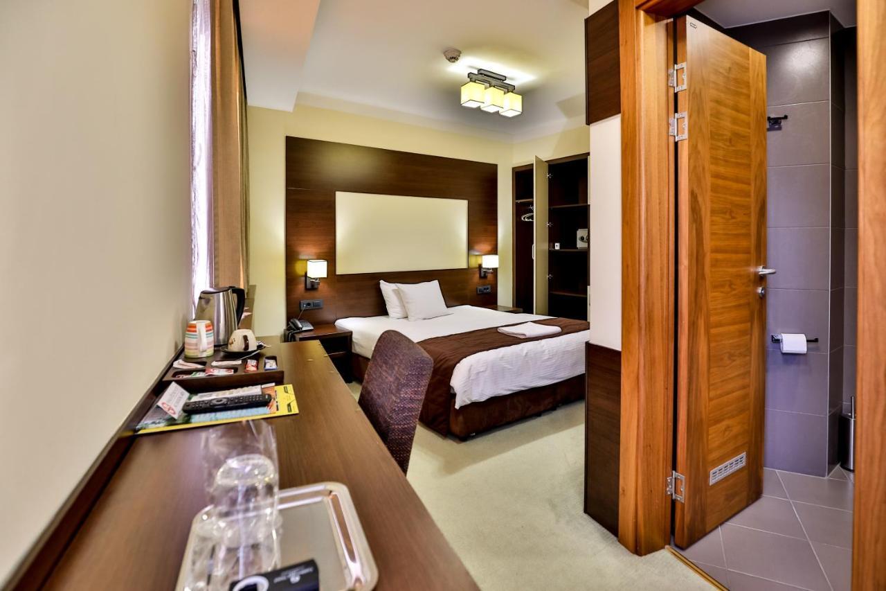 Boutique Hotel Golden Star Тузла Екстериор снимка