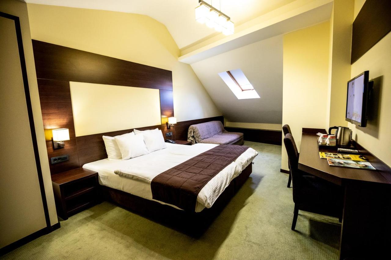 Boutique Hotel Golden Star Тузла Екстериор снимка