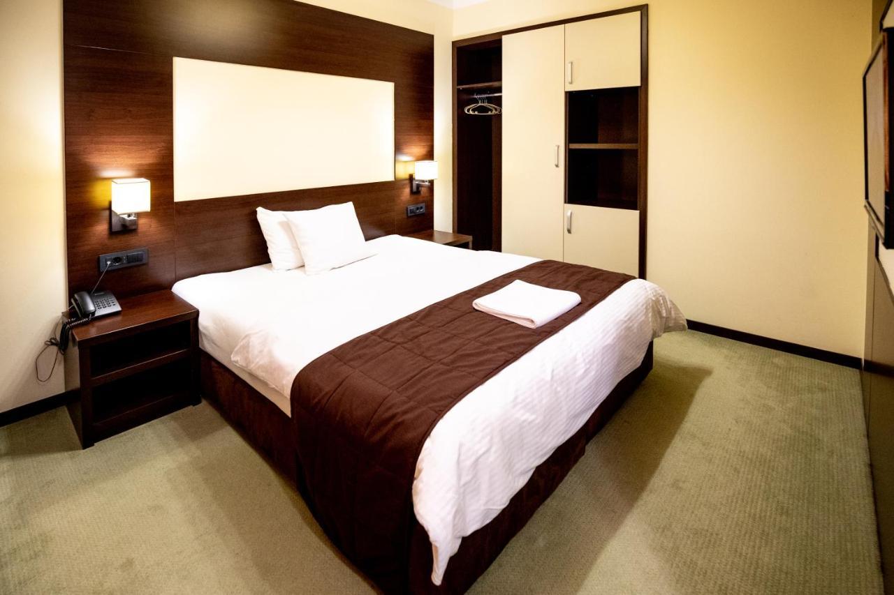 Boutique Hotel Golden Star Тузла Екстериор снимка